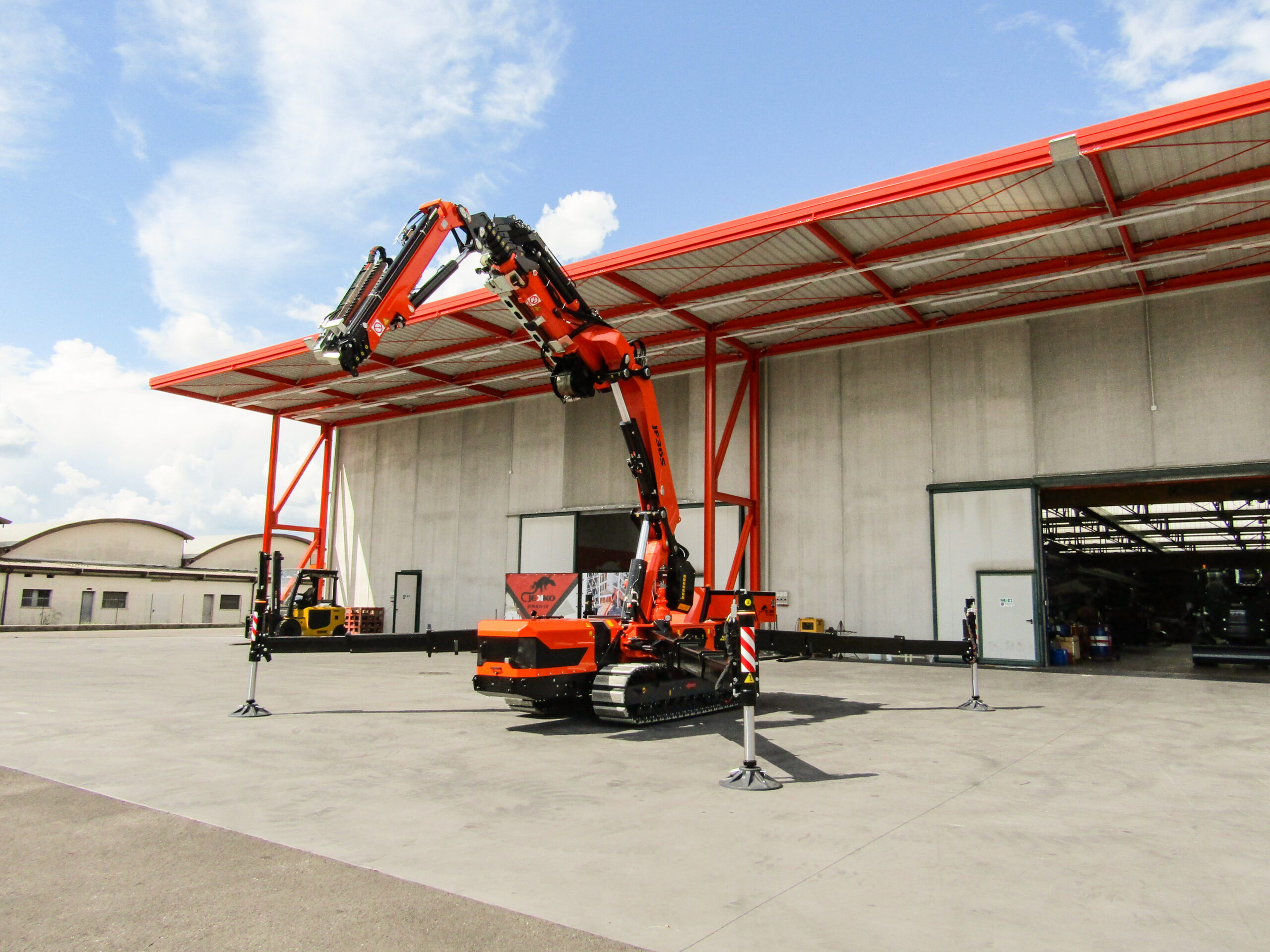 3 przeguby wysięgnika