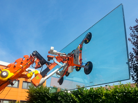 Manipulator do szkła na baterię